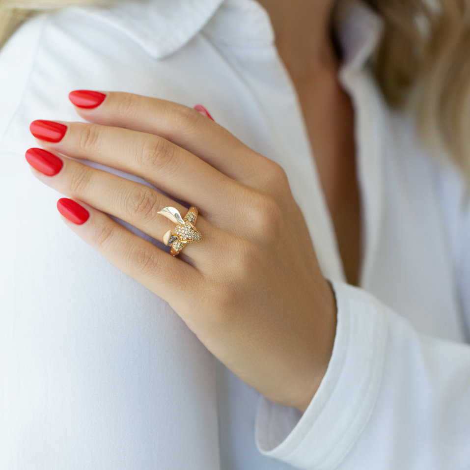 Prsten s diamanty a rubíny March Hare