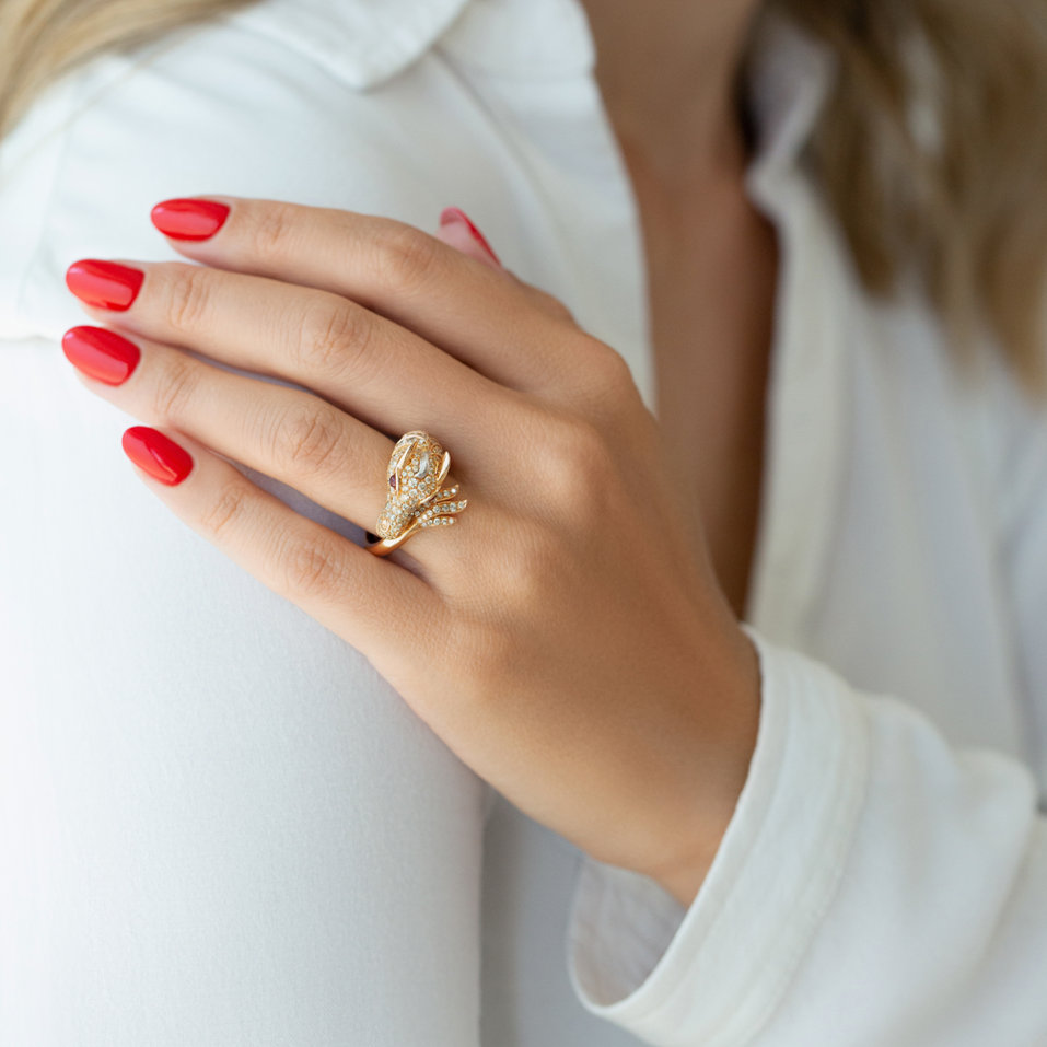 Prsten s diamanty a rubíny Magic Horse