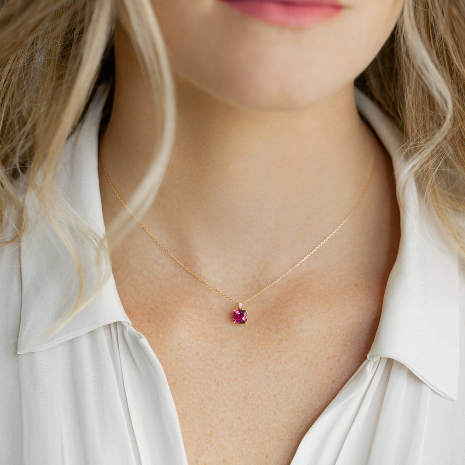 Náhrdelník s diamanty a rhodolitem Linnea