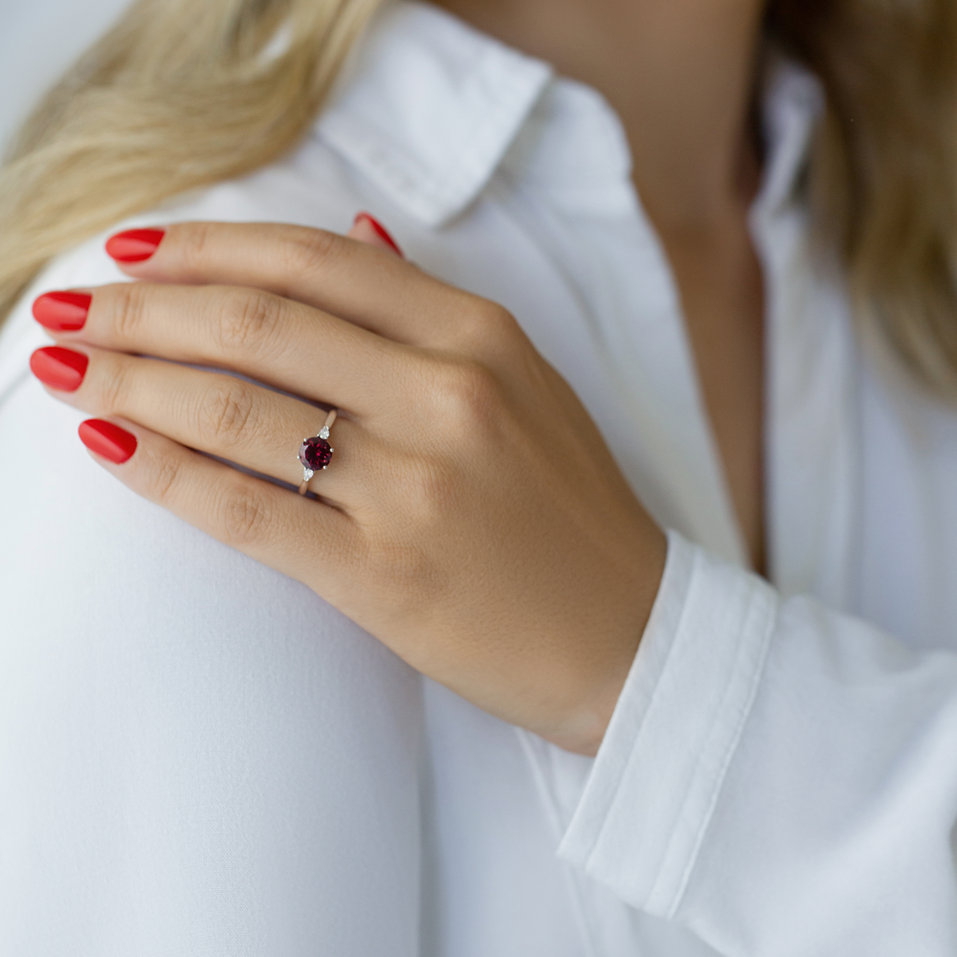 Prsten s diamanty a rhodolitem Royal Oasis