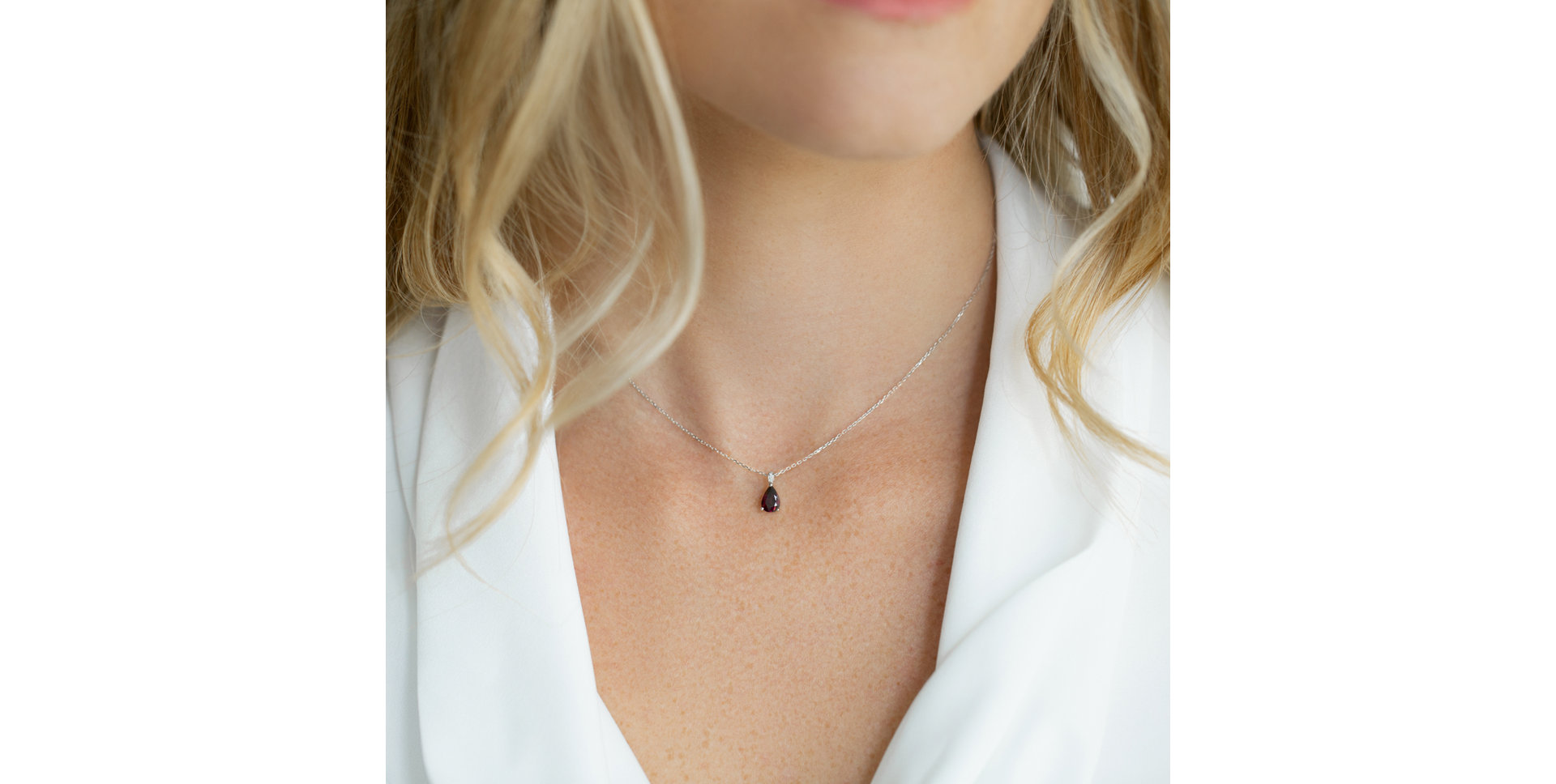 Náhrdelník s diamanty a rhodolitem Tearfall