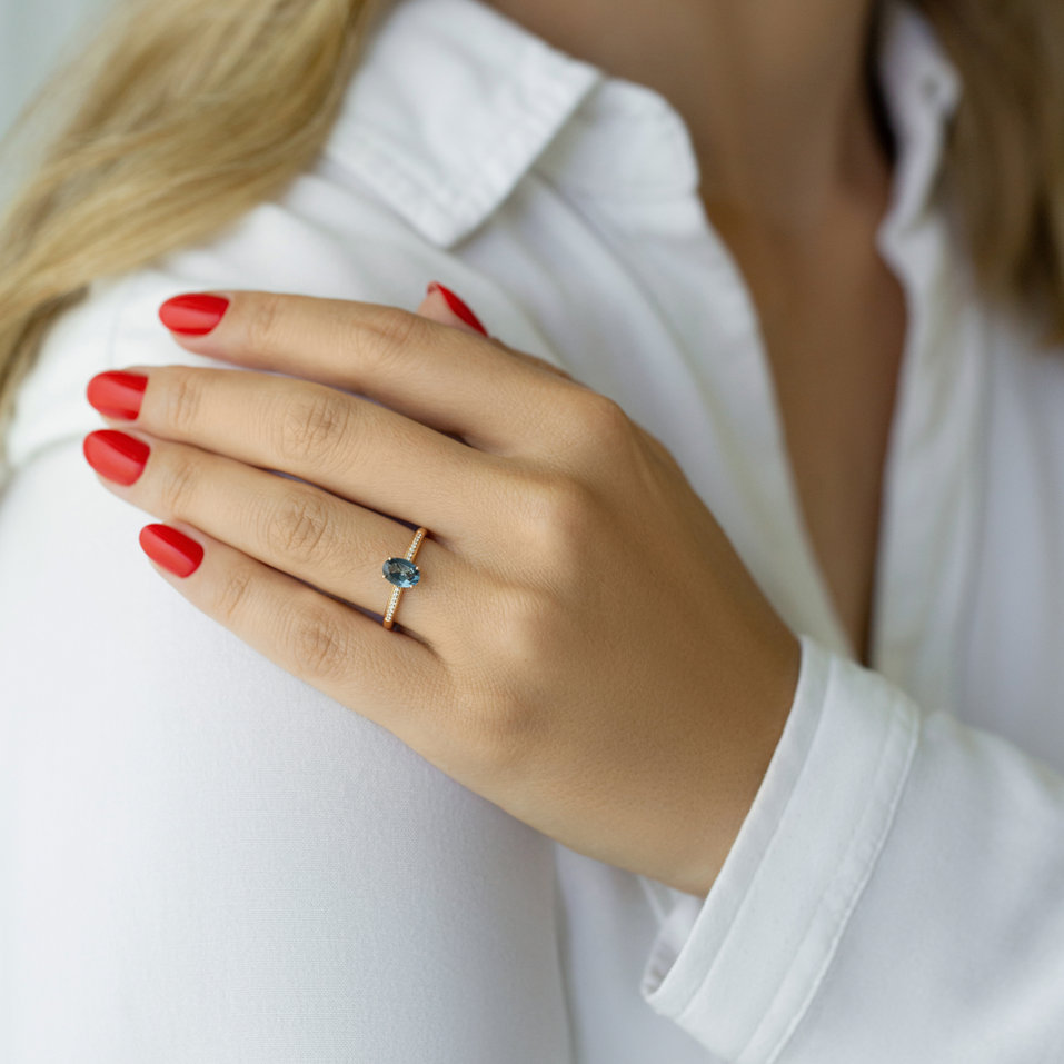 Prsten s diamanty a topazem Pauliene