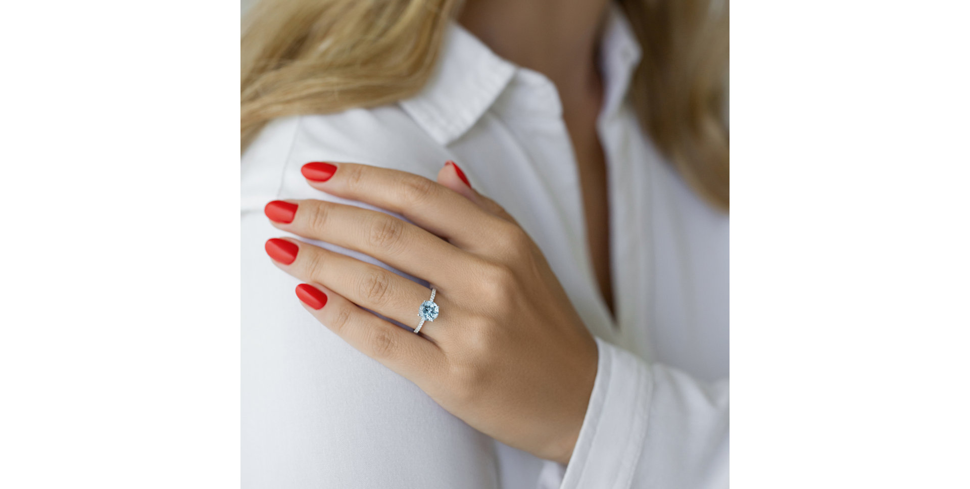 Prsten s diamanty a topazem Bethy