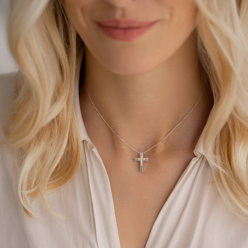 Náhrdelník s diamanty Cross