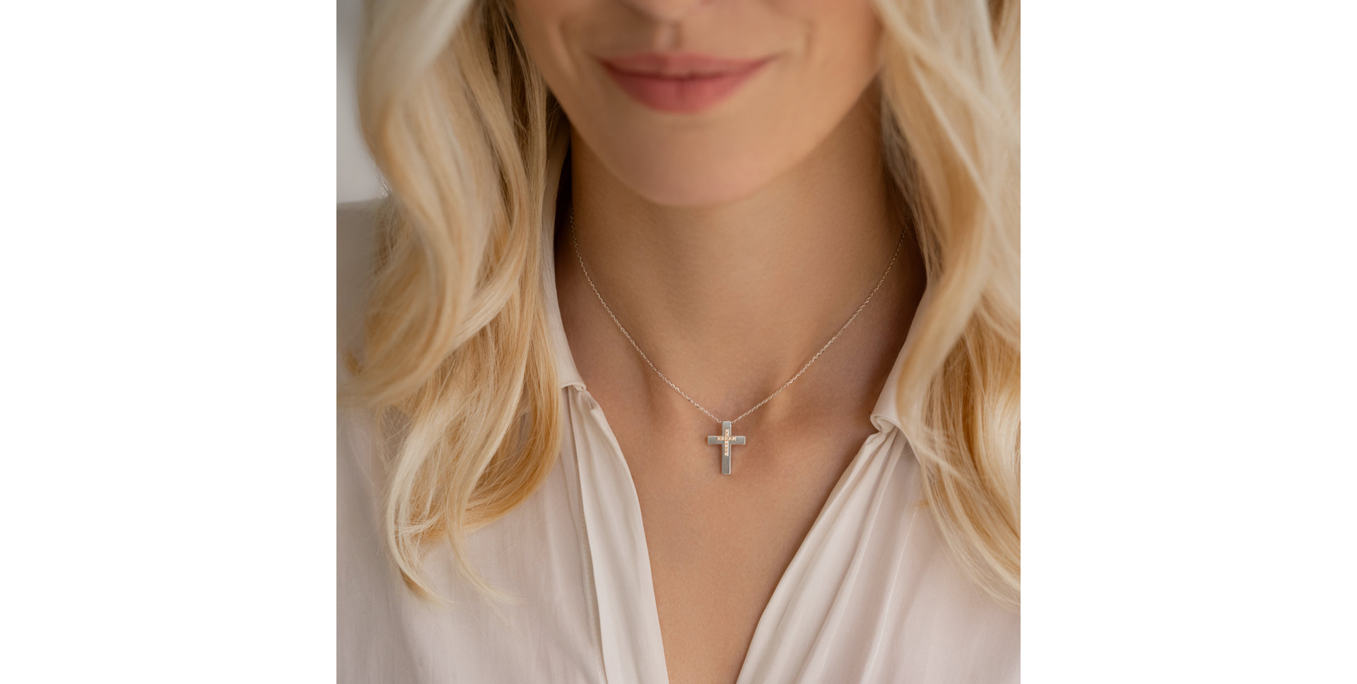Náhrdelník s diamanty Cross