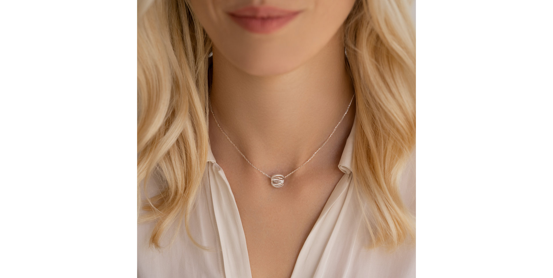 Náhrdelník s diamanty Golden Ball