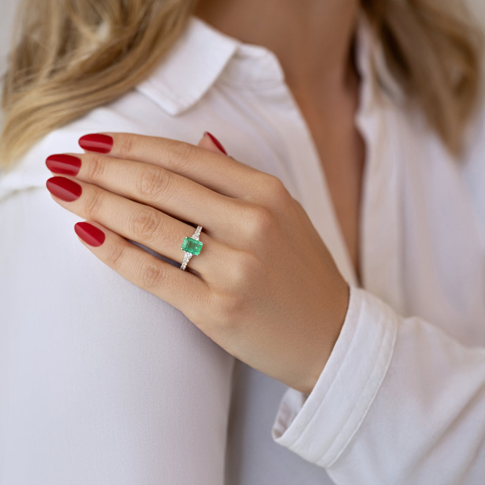 Prsten s diamanty a smaragdem Majestic Imagination