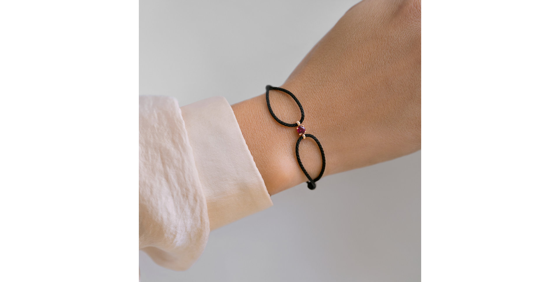 Náramek s rhodolitem Delilah