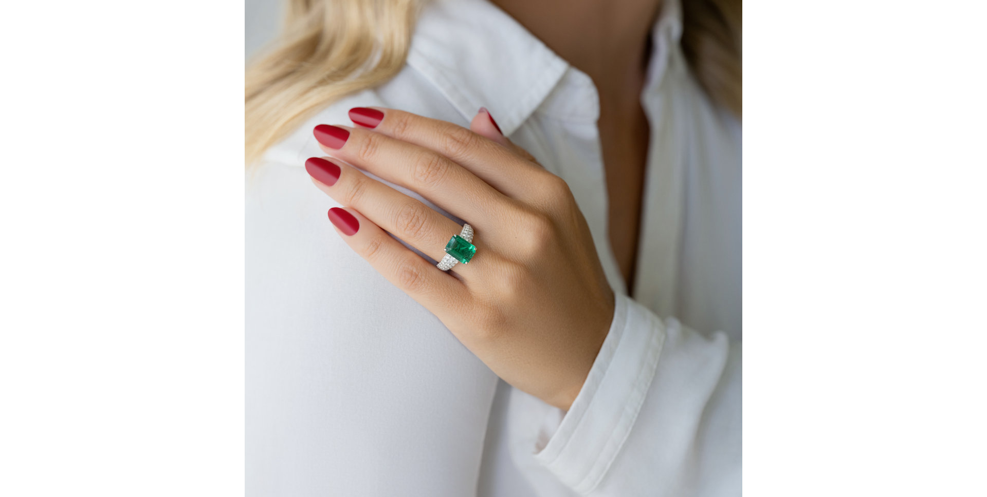 Prsten s diamanty a smaragdem Diamond Whisper