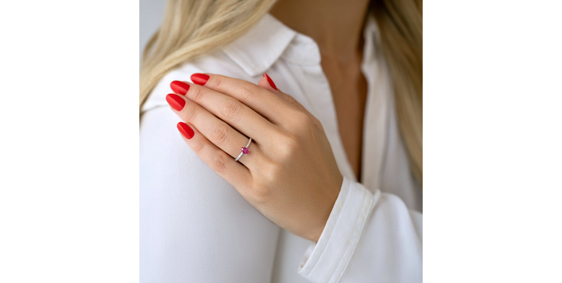 Prsten s diamanty a rubínem Meliora