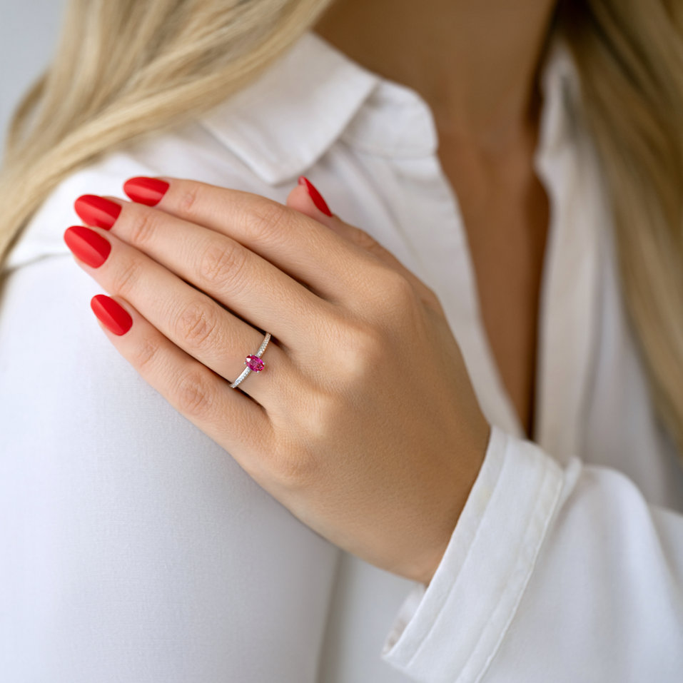 Prsten s diamanty a rubínem Meliora