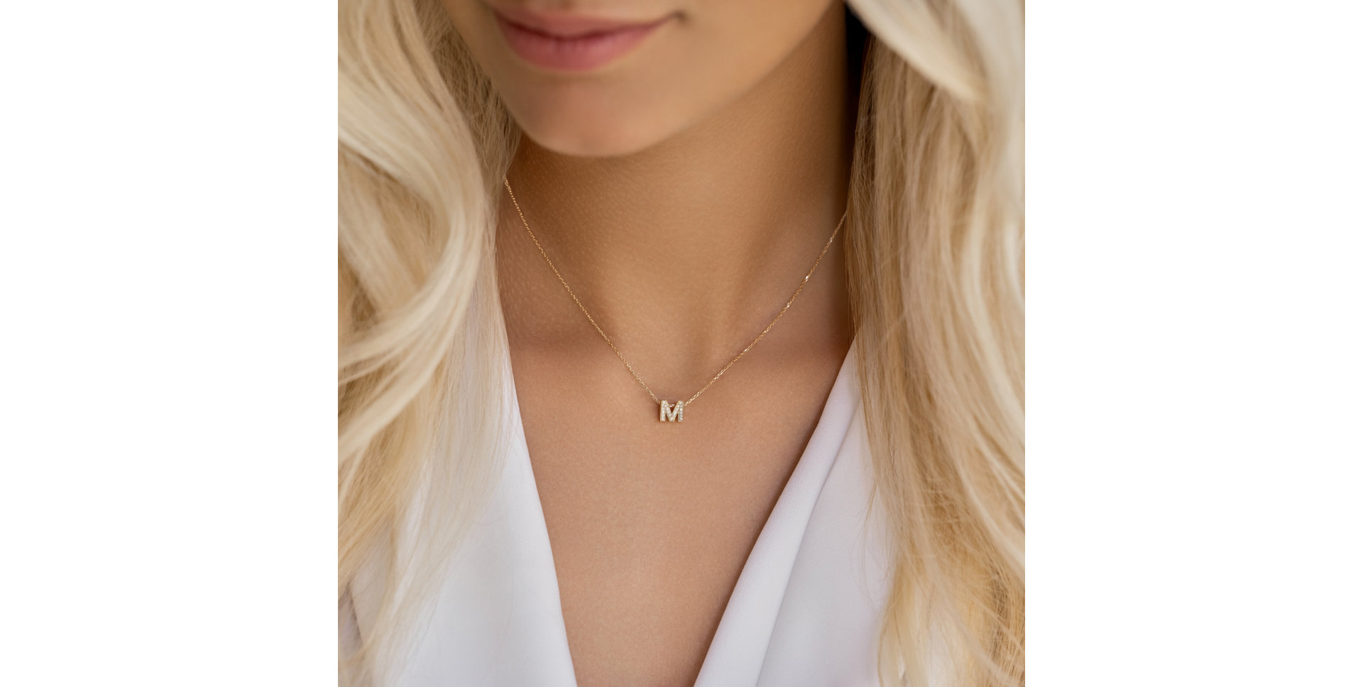 Přívěs s diamanty Twinkling  Letter