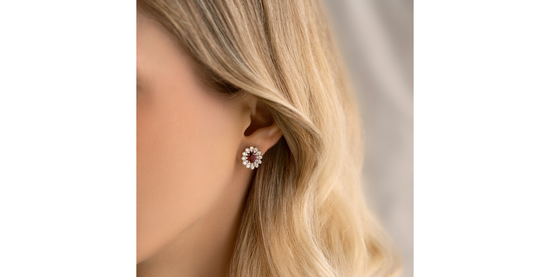 Náušnice s diamanty a rubínem Floral Treasure