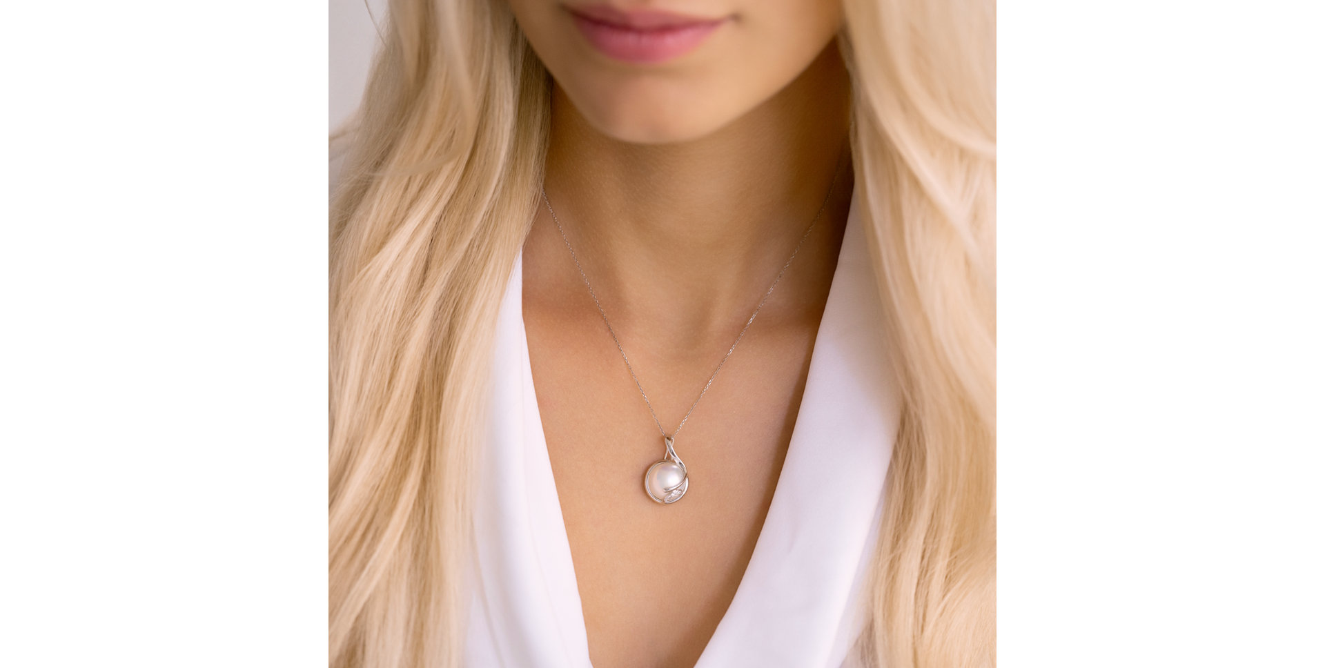 Náhrdelník s perlou a diamanty Jennifer