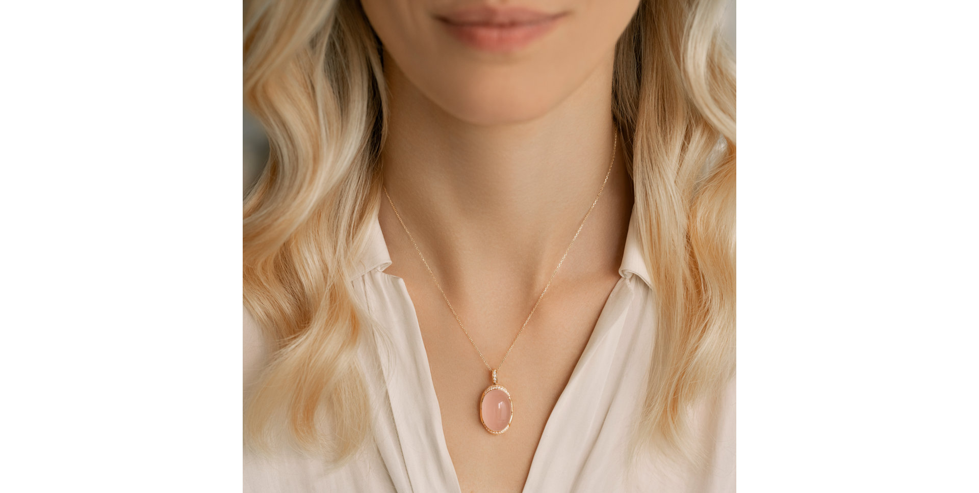 Náhrdelník s růženínem a diamanty Rose Spirit