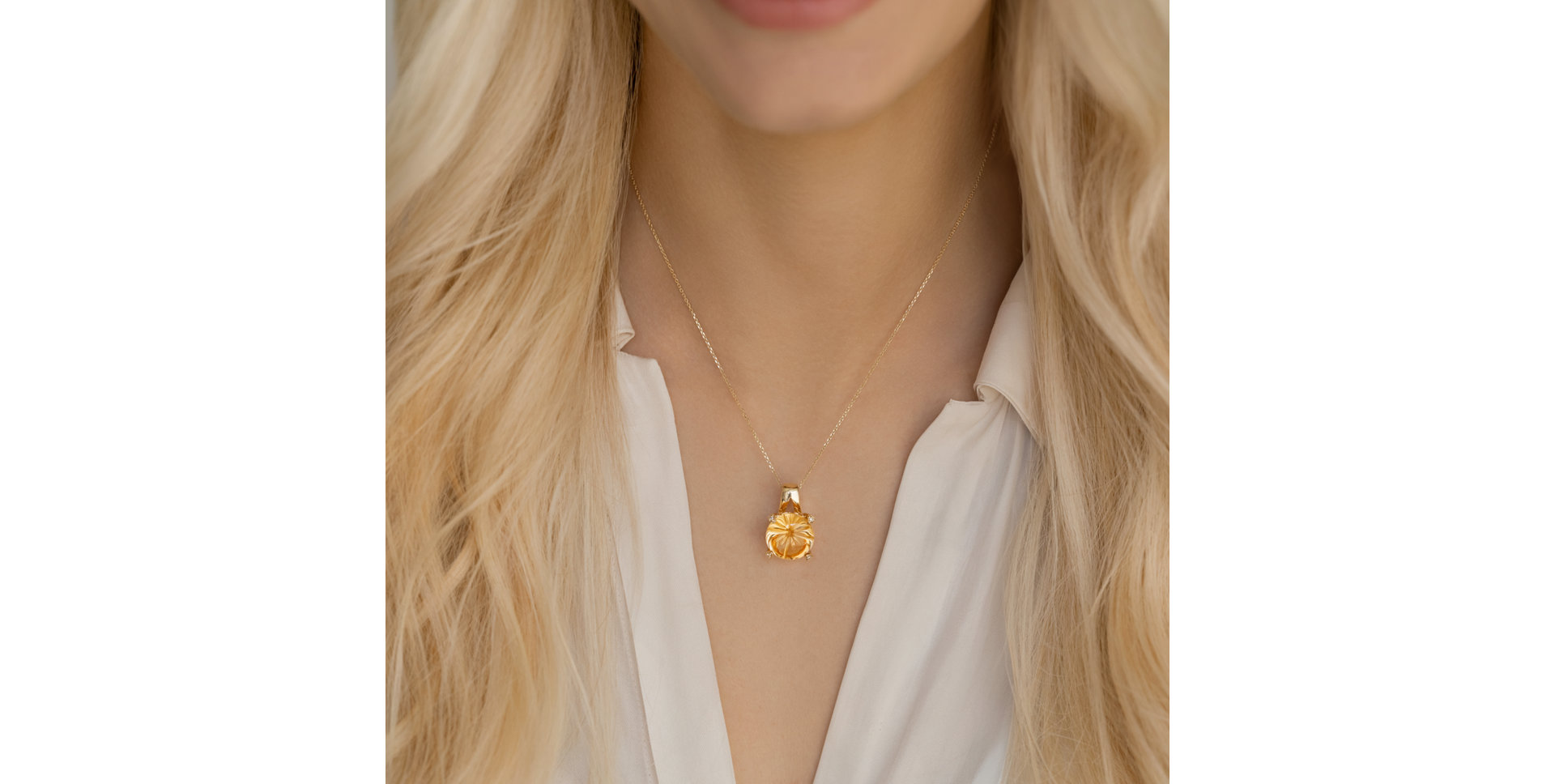 Přívěs s růženínem a diamanty Charming Blossom