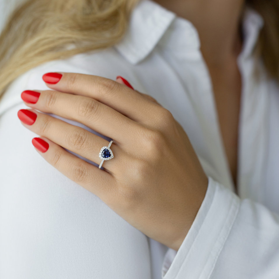 Prsten s safírem a diamanty Longing Heart