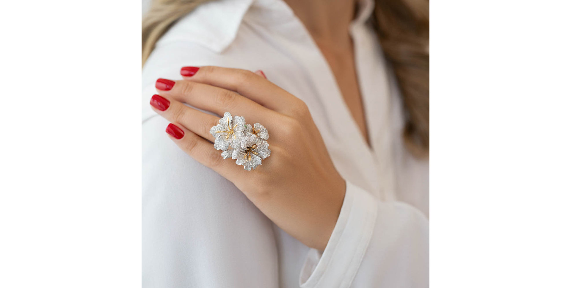 Prsten s diamanty a granáty Hyacinta