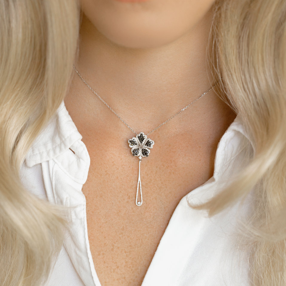 Přívěs s diamanty a safíry Magic Lotus