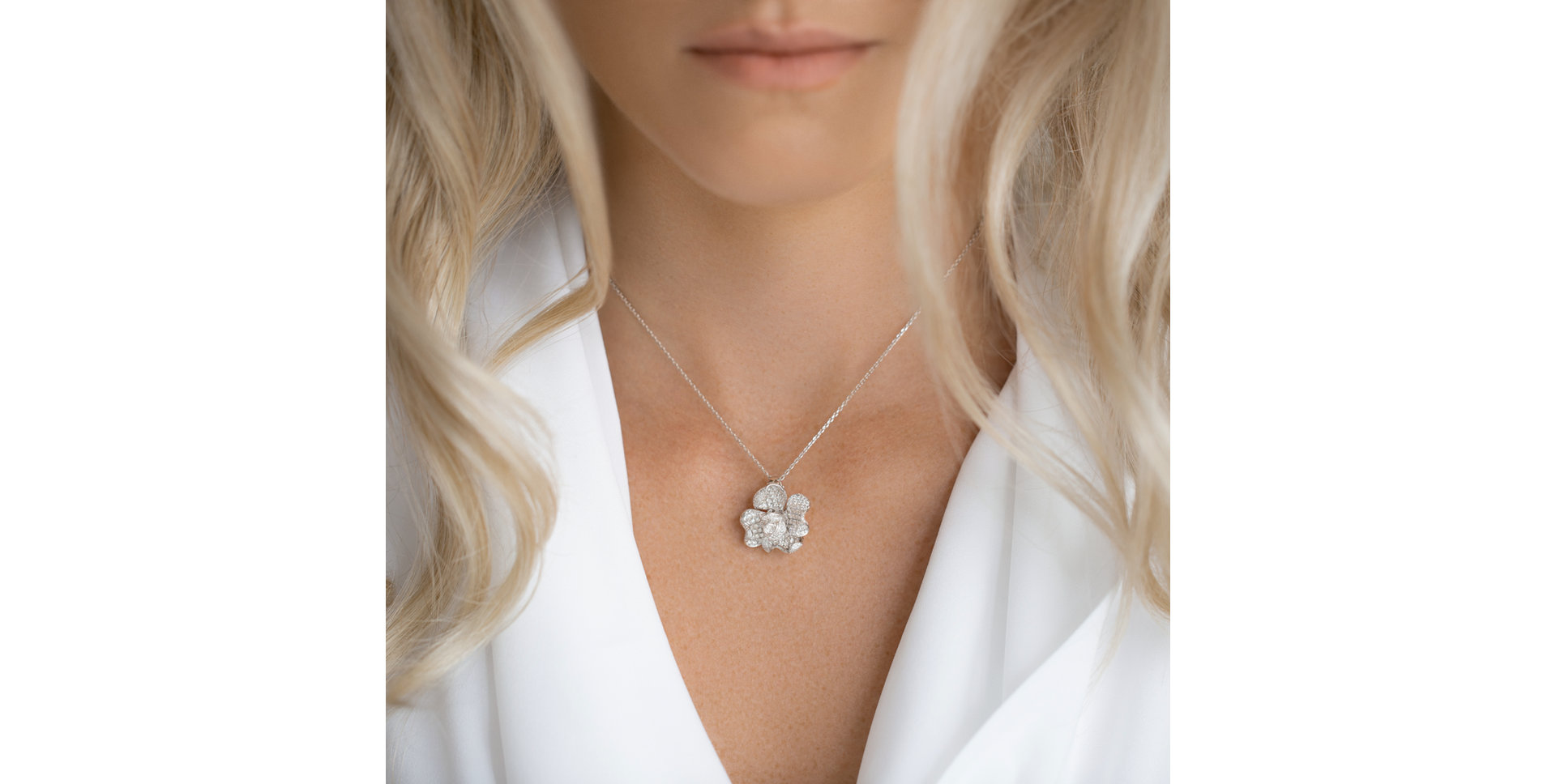 Přívěs s diamanty Alabaster Rose