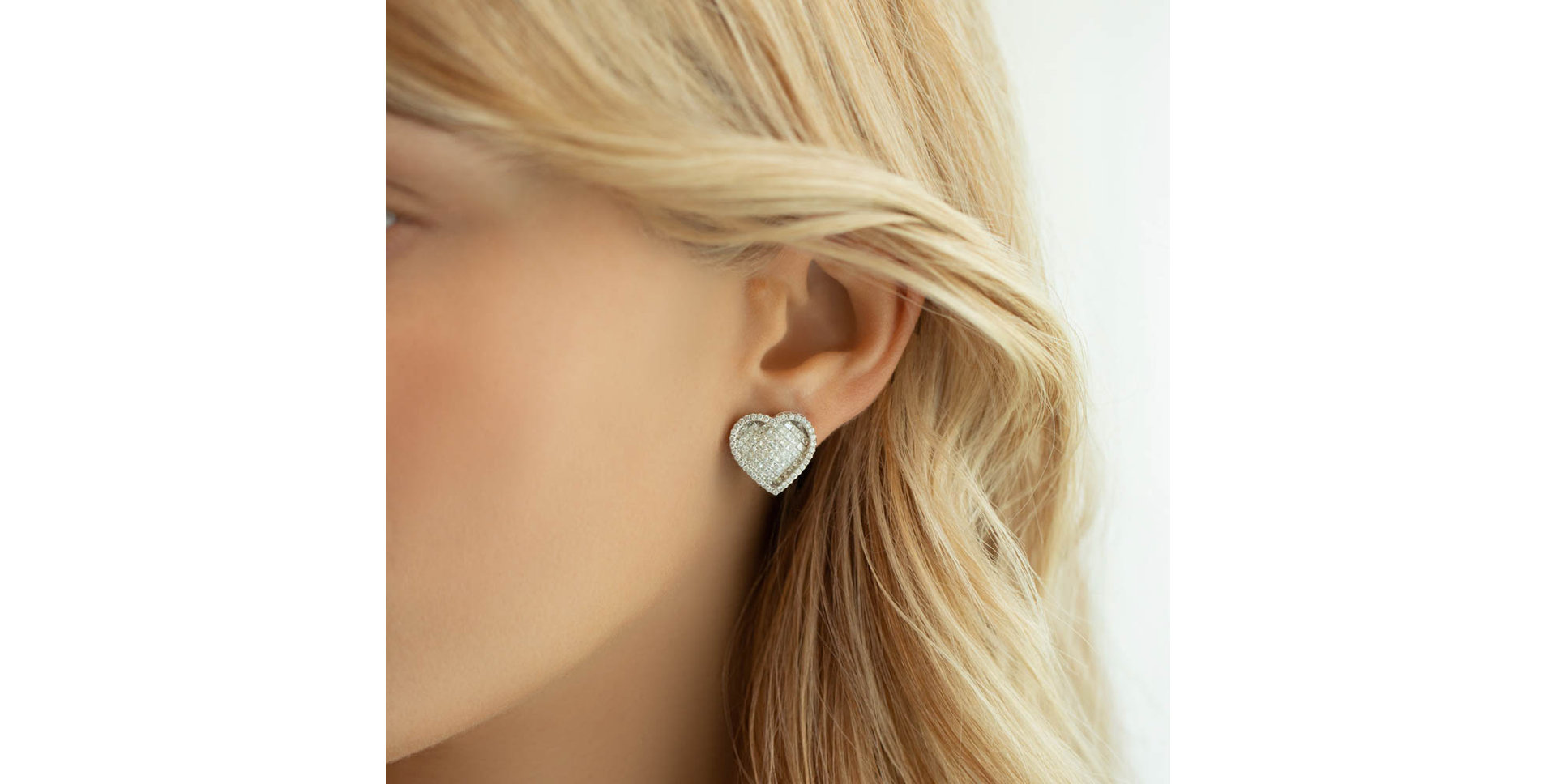 Náušnice s diamanty Lakshmi