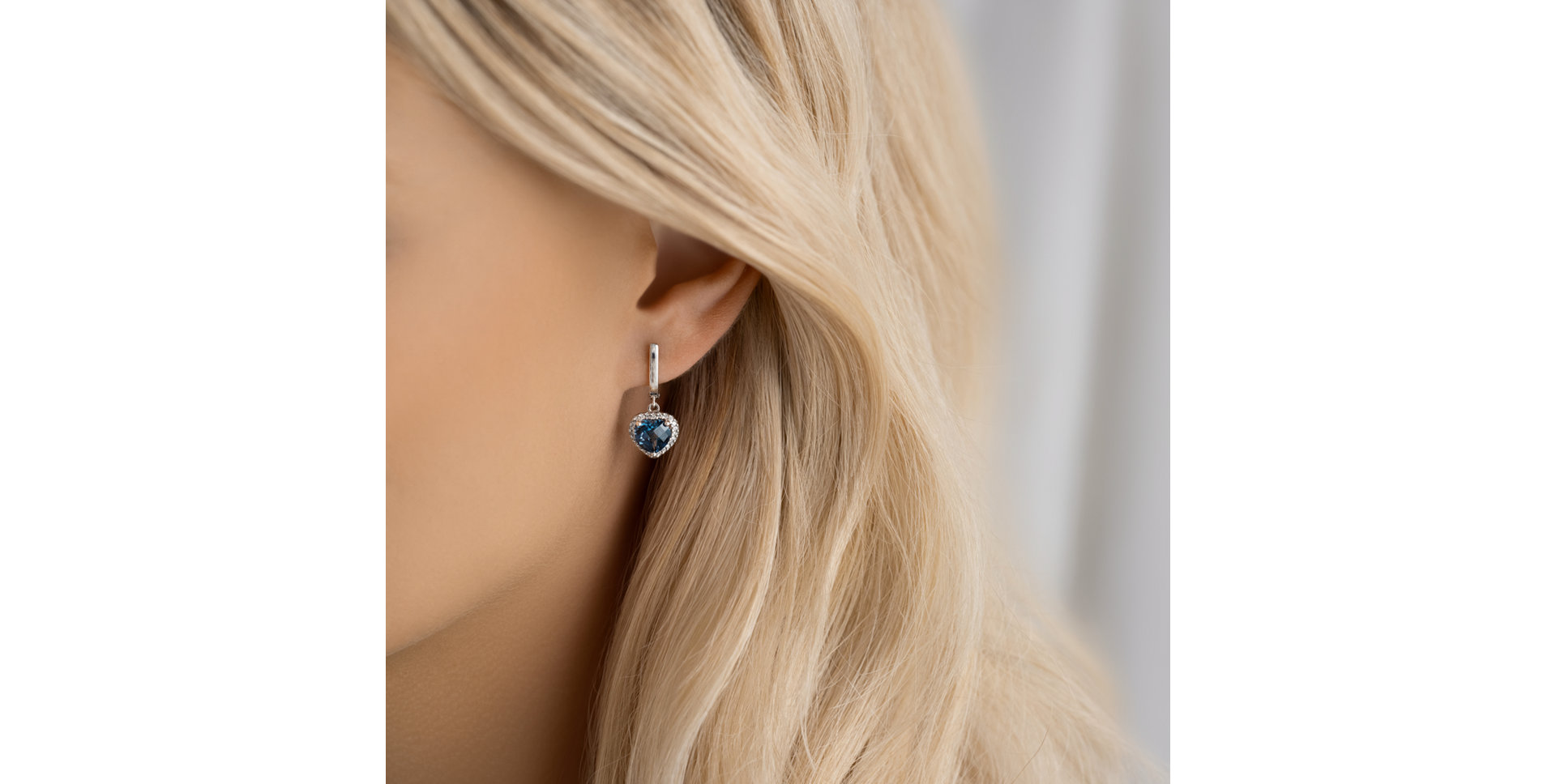 Náušnice s diamanty a topazem Sweet Infatuation