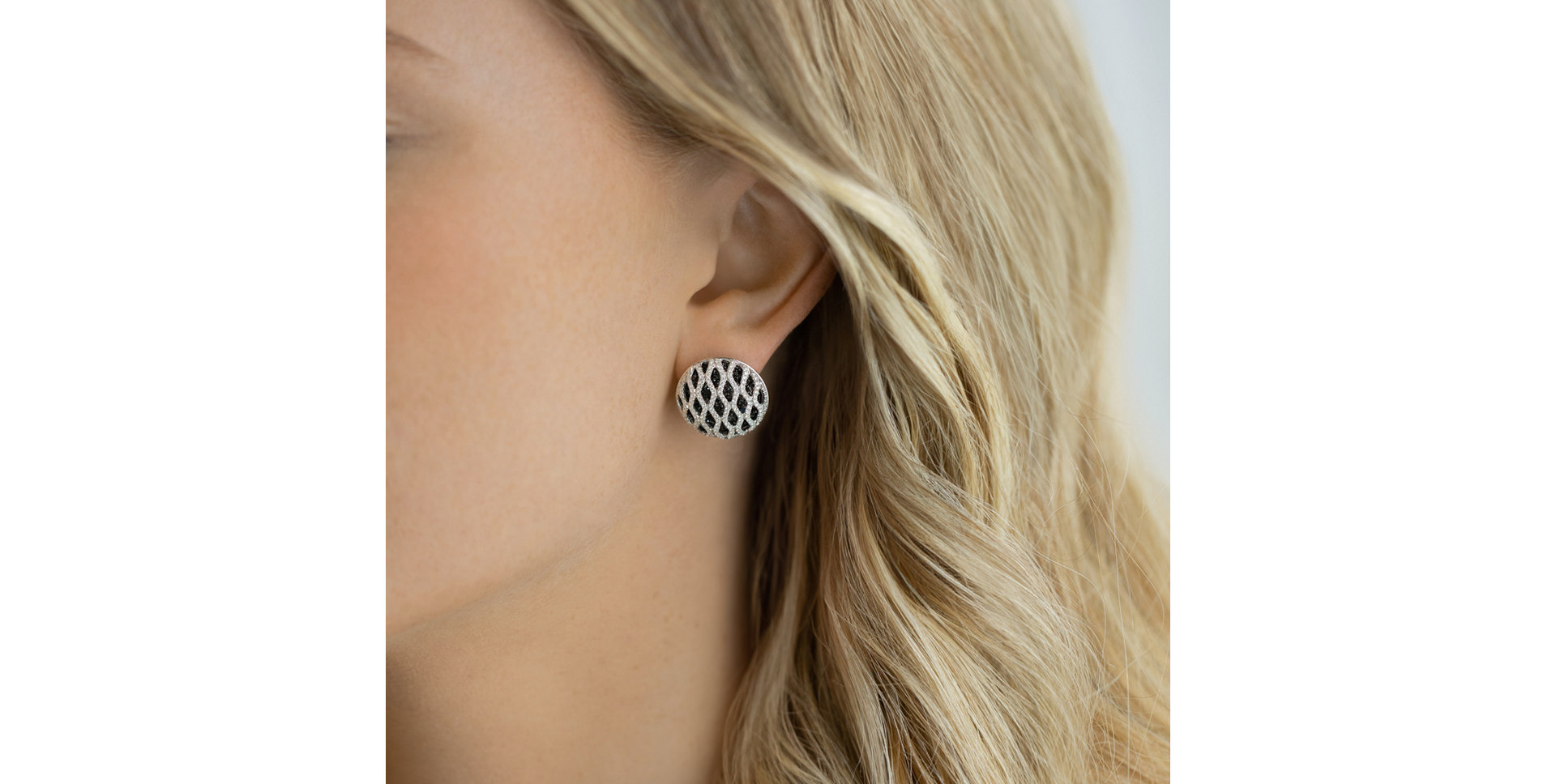 Náušnice s černými a bílými diamanty Brilliant Wheels