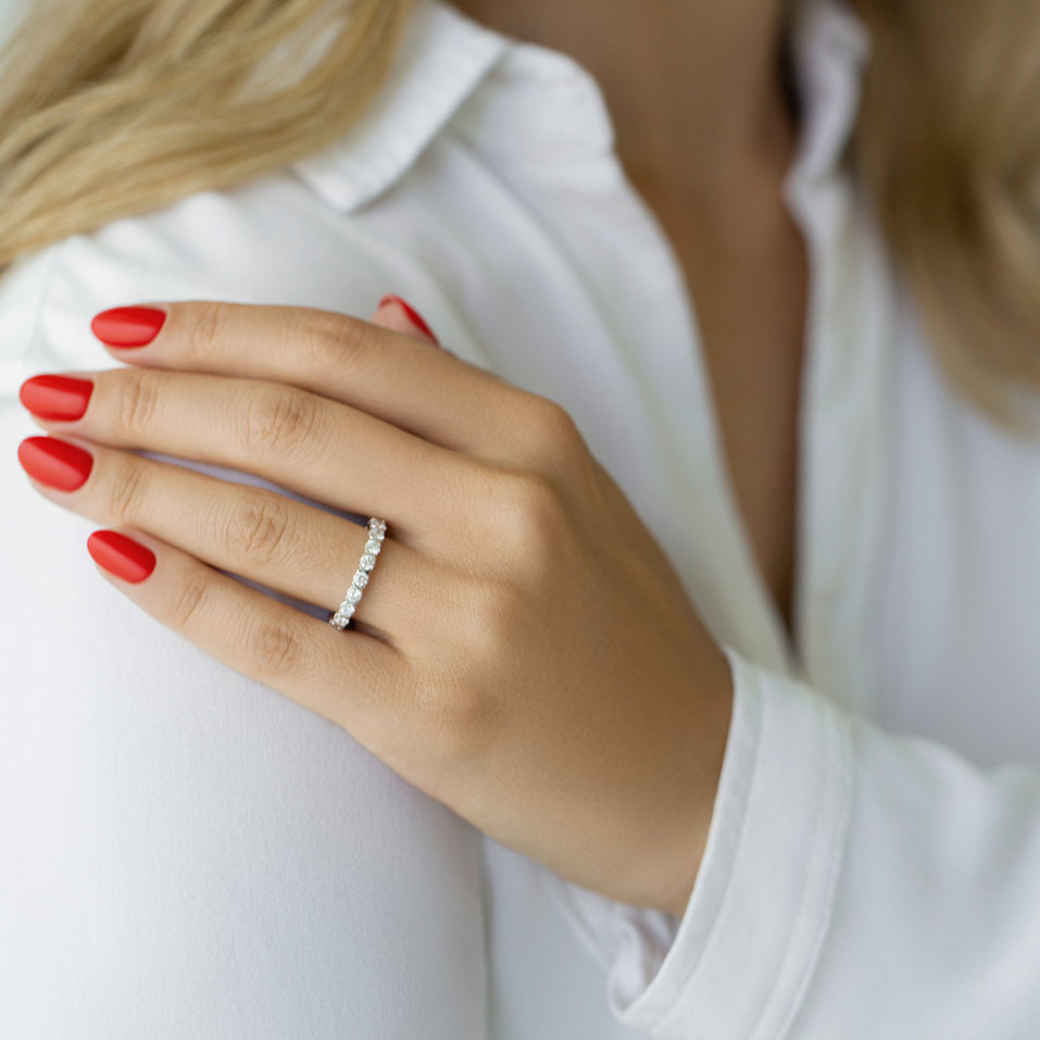 Prsten s diamanty Chansons