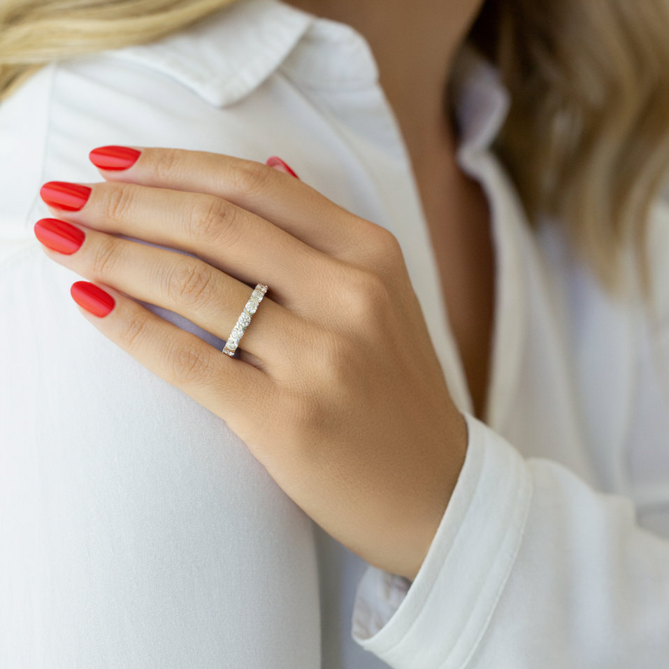 Prsten s diamanty Chansons