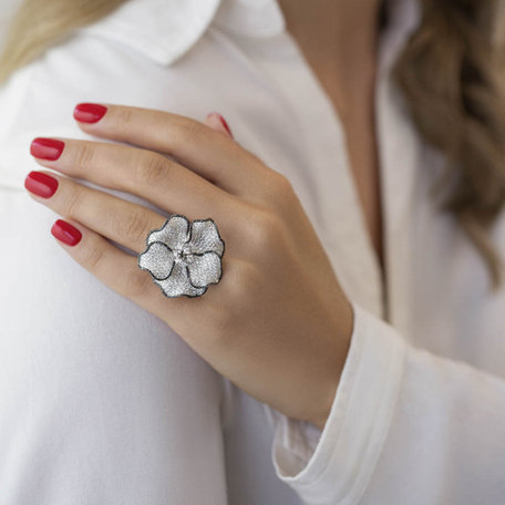 Prsten s bílými a černými diamanty Gladioli