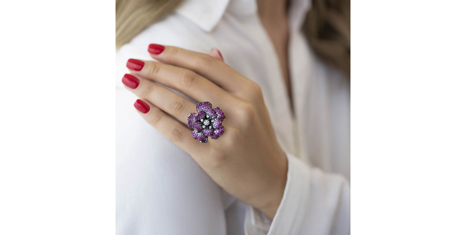 Prsten s diamanty a safíry Royal Magnolia