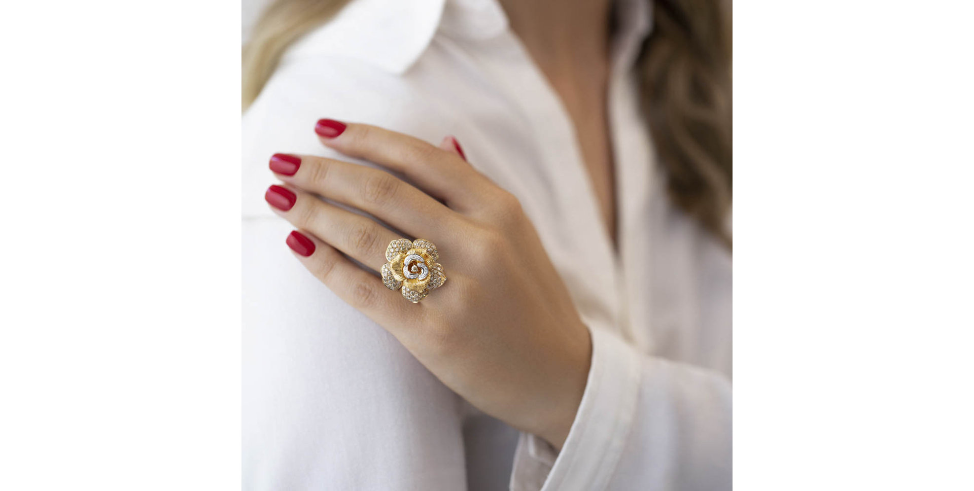 Prsten s bílými a hnedými diamanty Aristocrat Rose