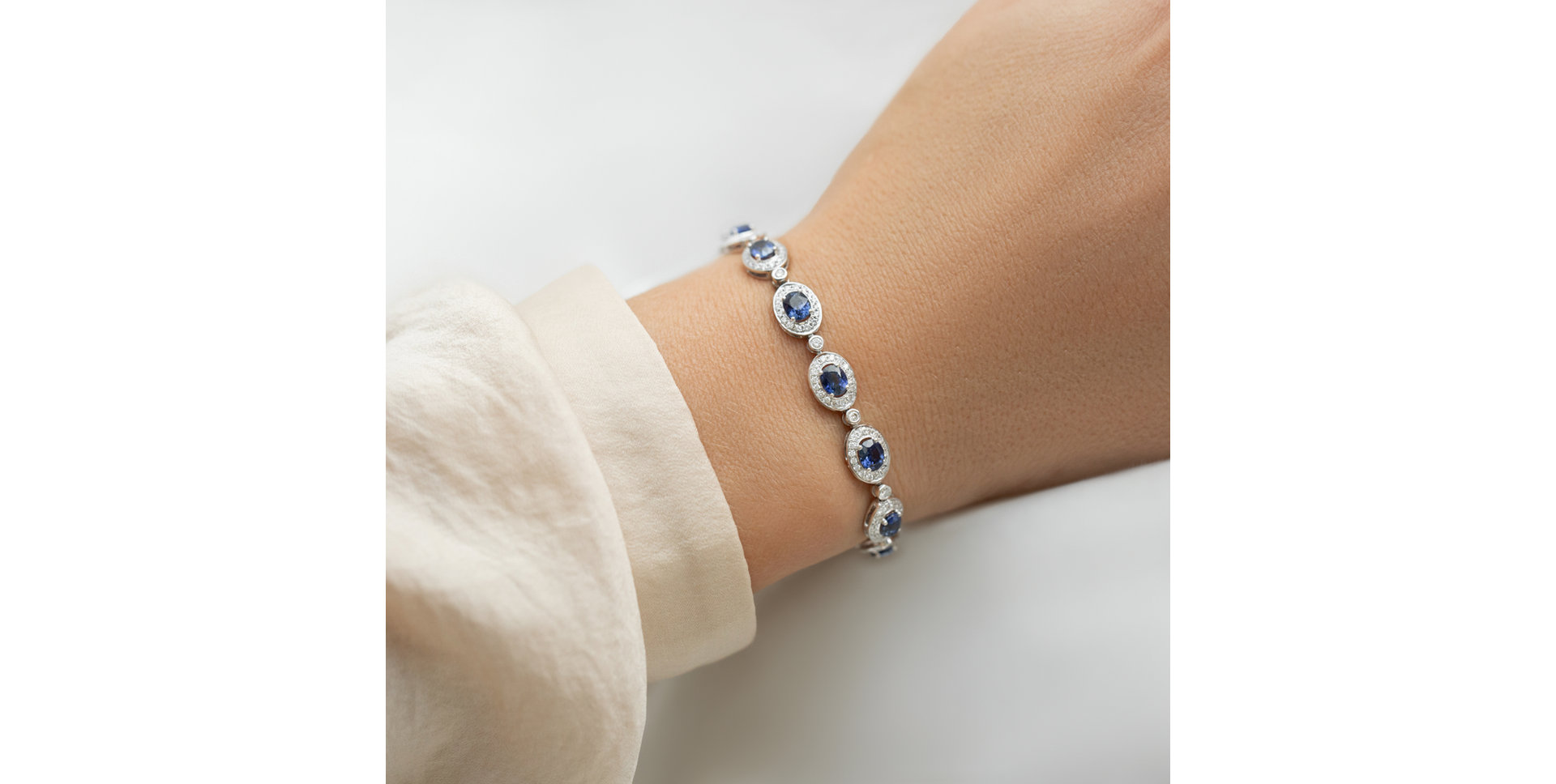 Náramek s diamanty a safíry Xaverie