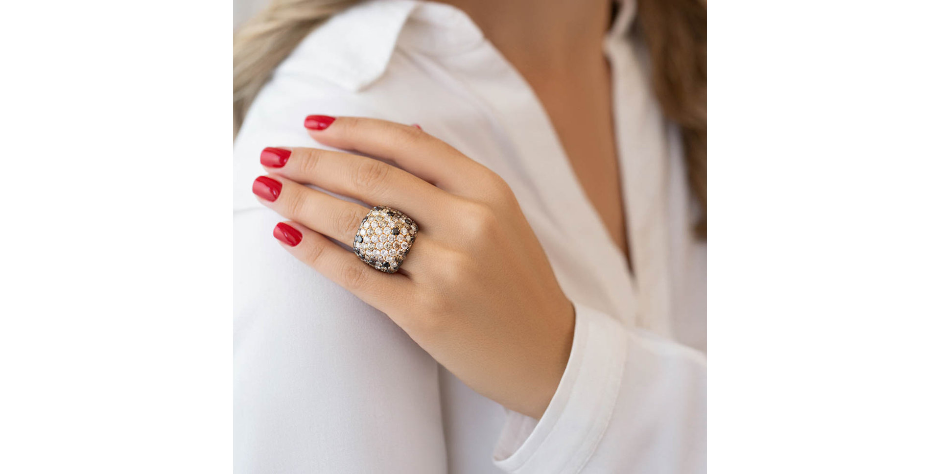 Prsten s bílými, černými a hnědými diamanty Phoenix