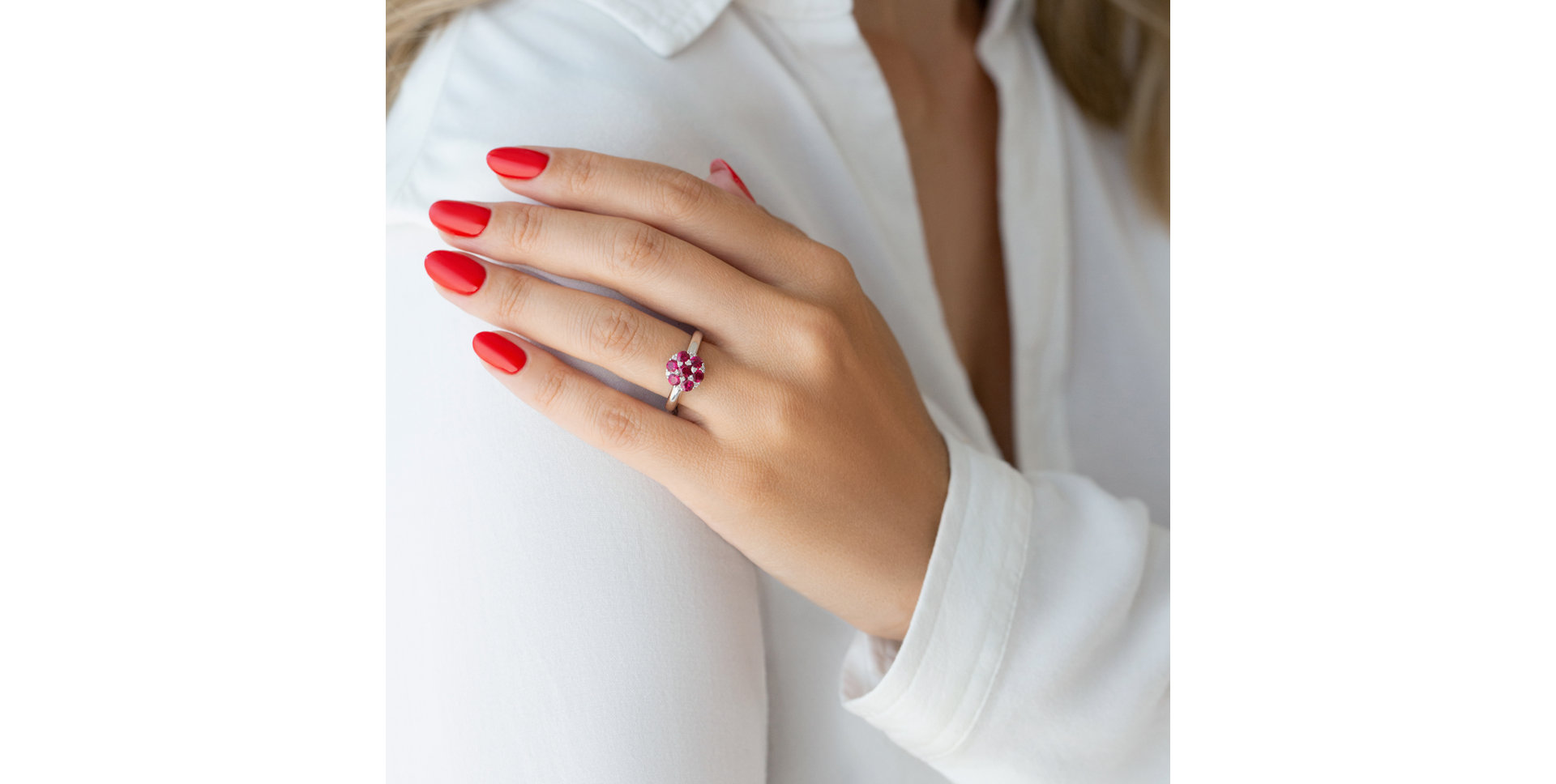 Prsten s diamanty a rubíny Divine Blossom