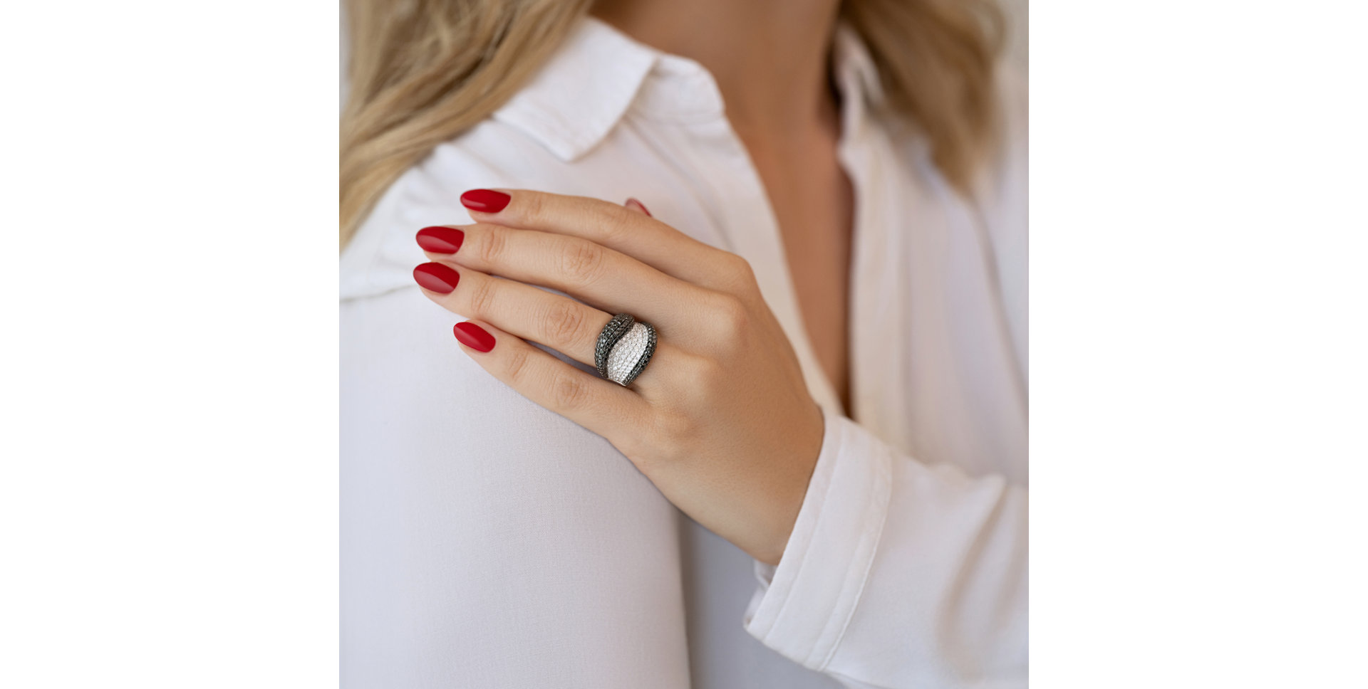 Prsten s černými a bílými diamanty Ocean Storm