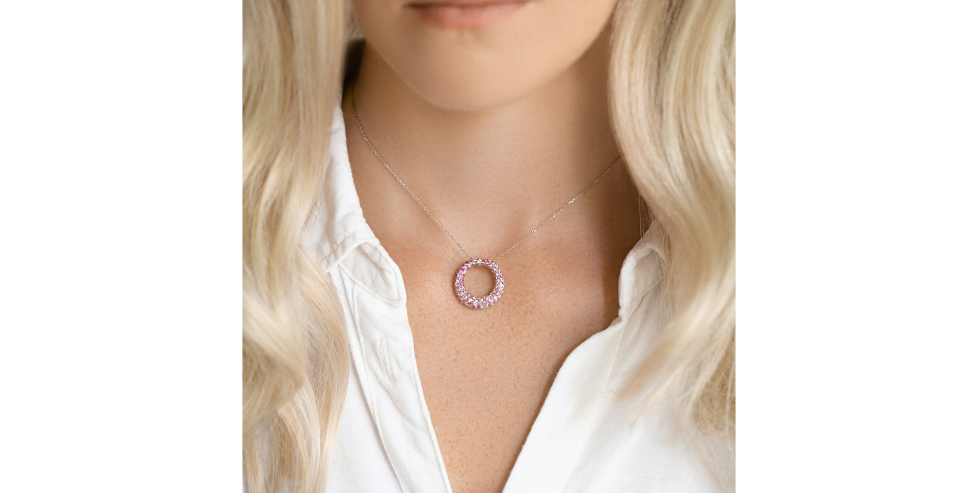 Přívěs s diamanty a safíry Circle of Surprise