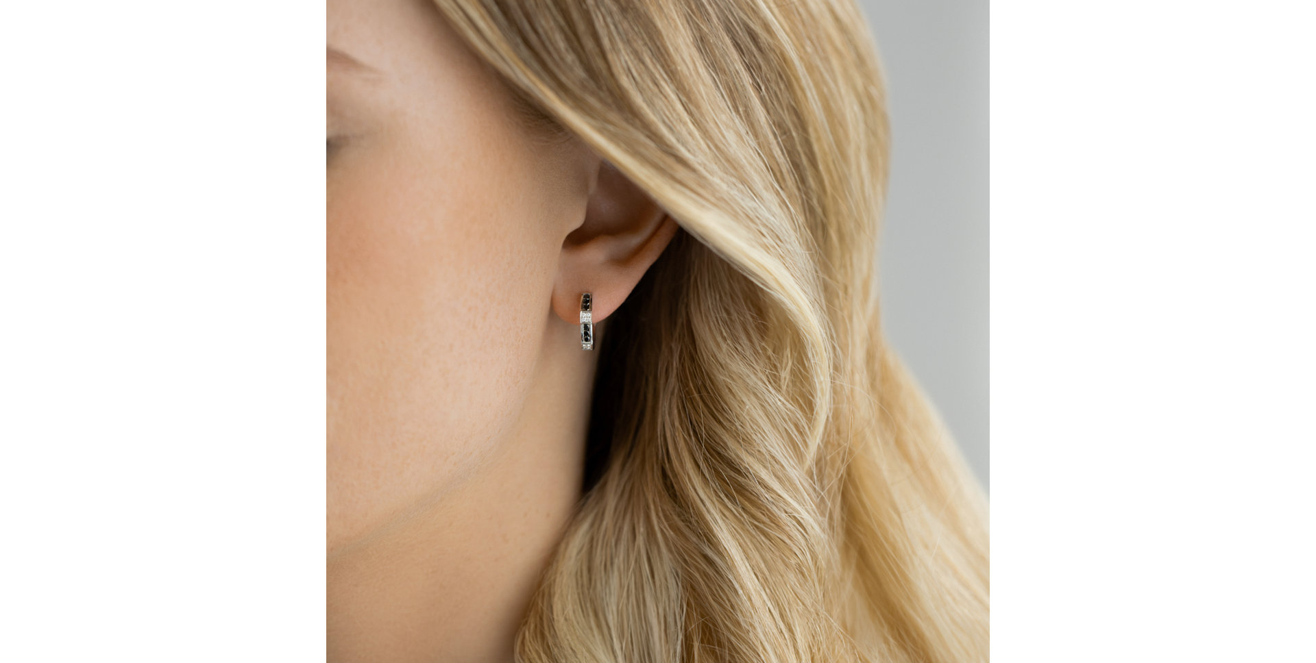 Náušnice s černými a bílými diamanty Dark Line