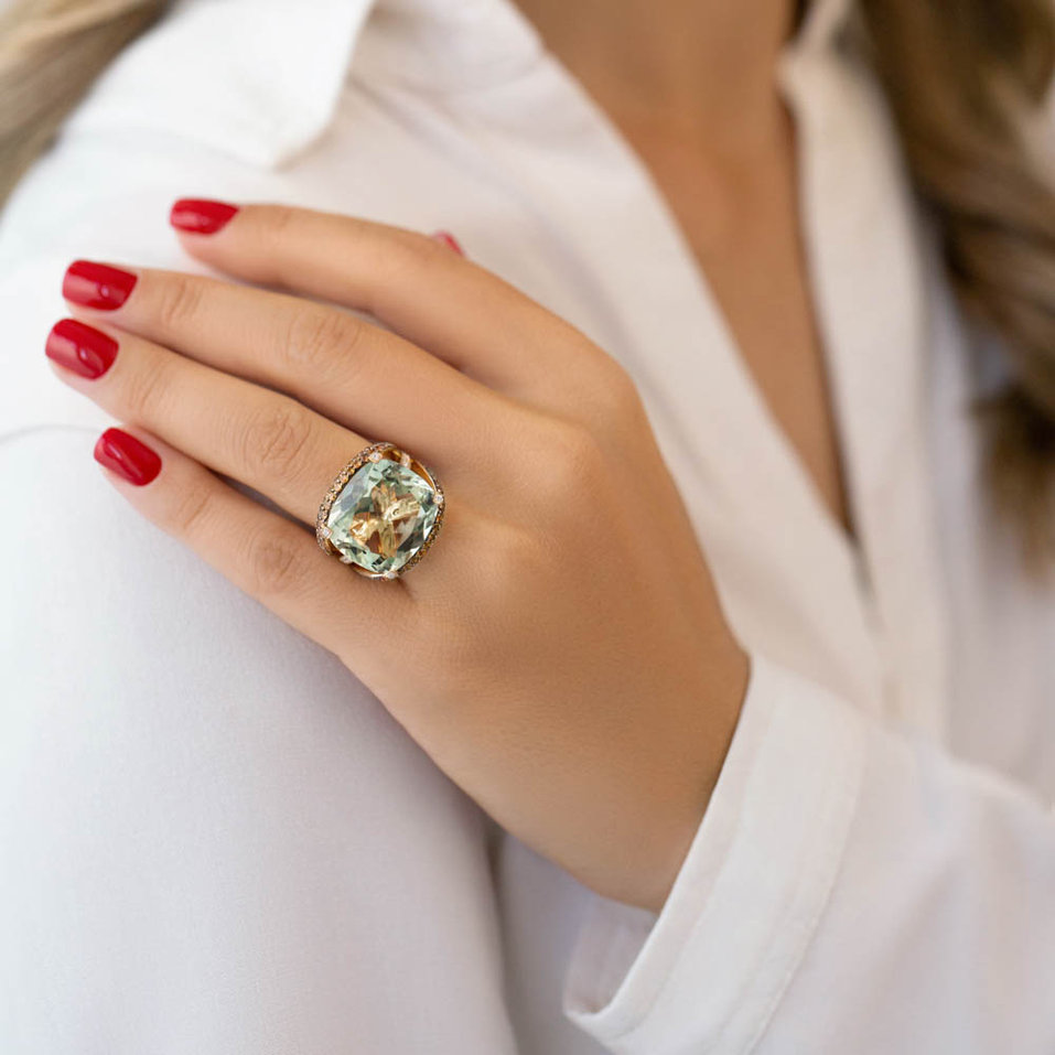 Prsten s ametystem, bílými, hnědými diamanty a safíry Renaissance