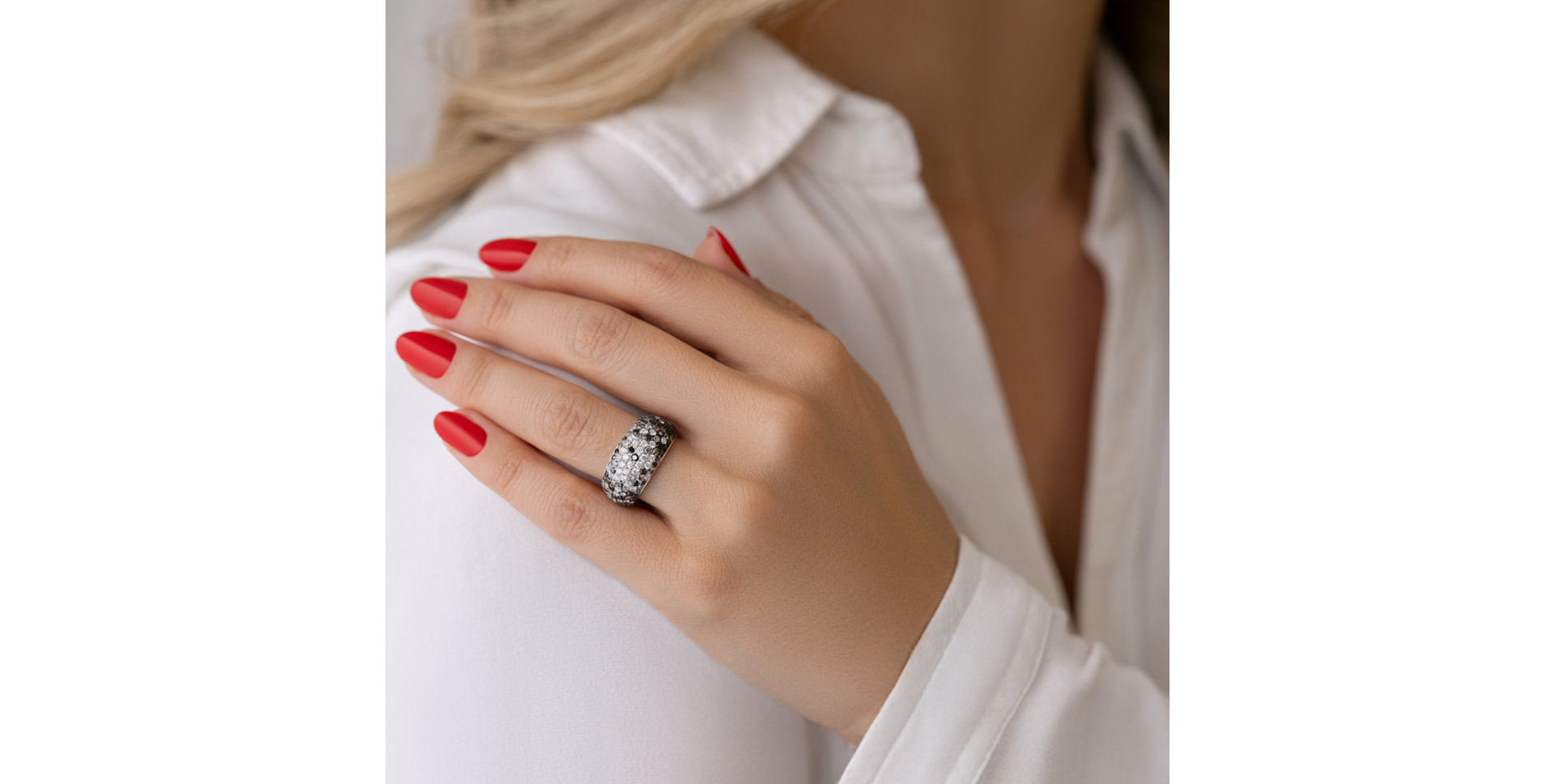 Prsten s černými a bílými diamanty Marwan