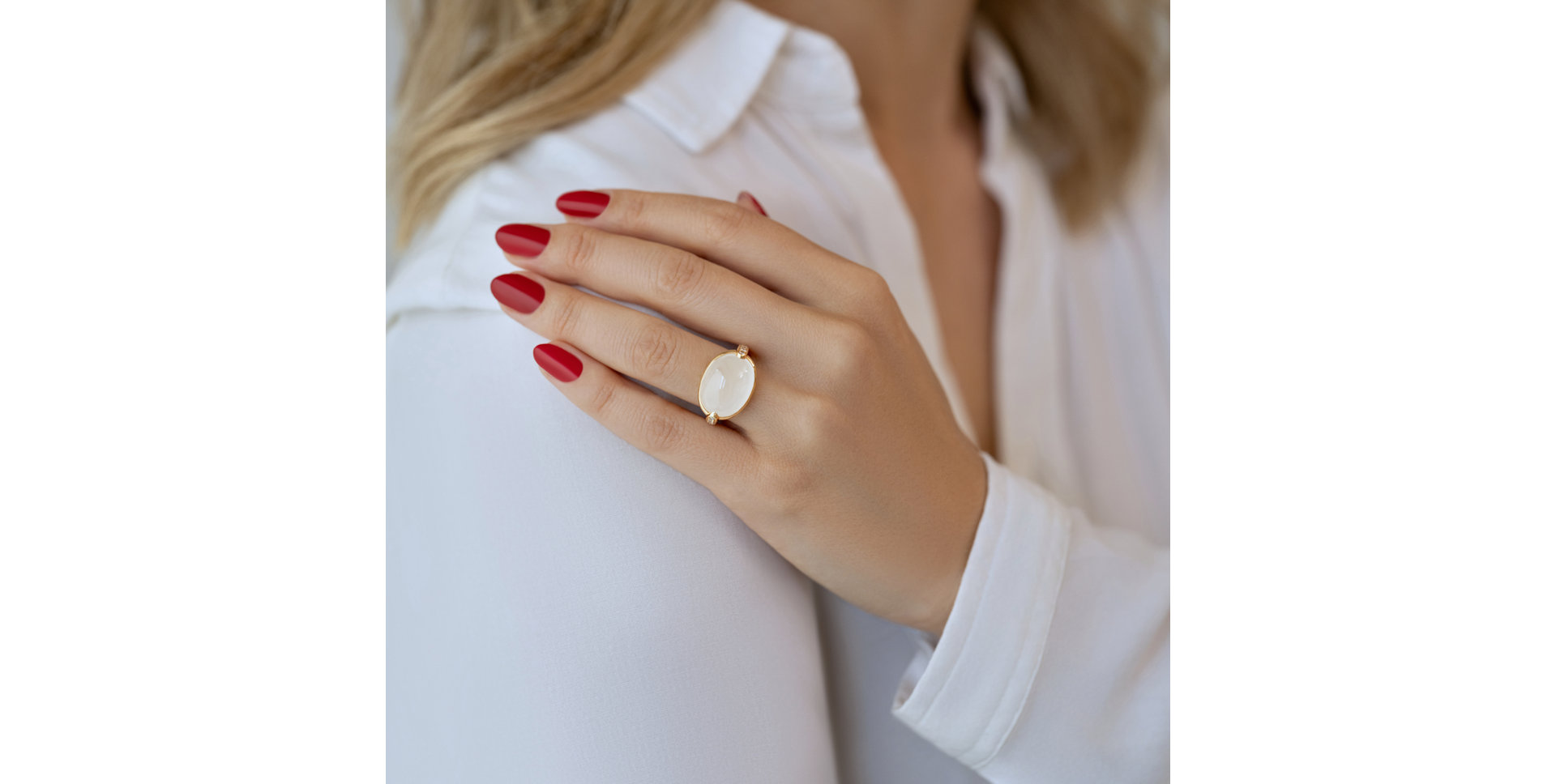 Prsten s diamanty a měsíční kamenem Lunar Embrace