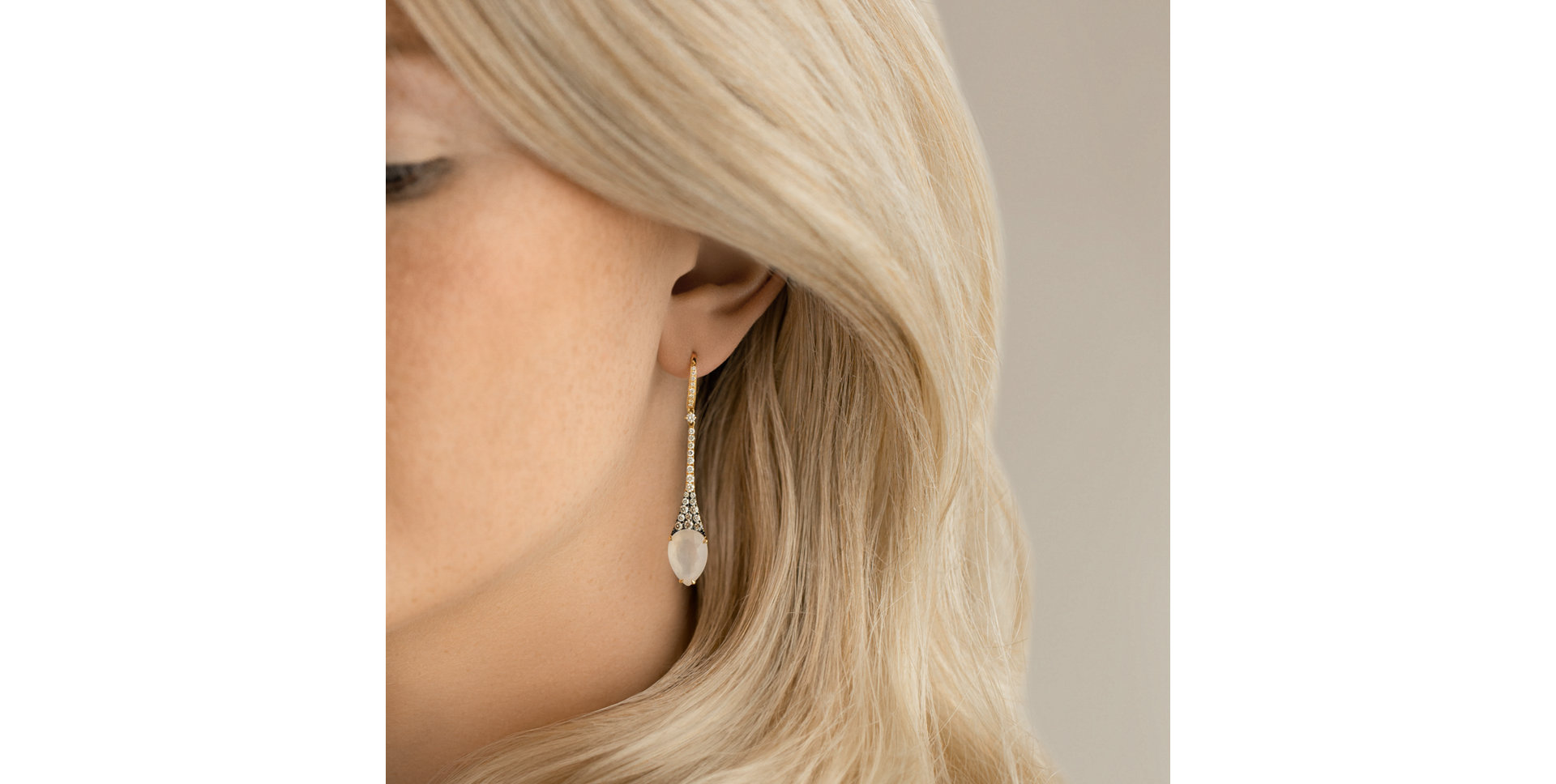 Náušnice s bílými a hnědými diamanty Moon Drops