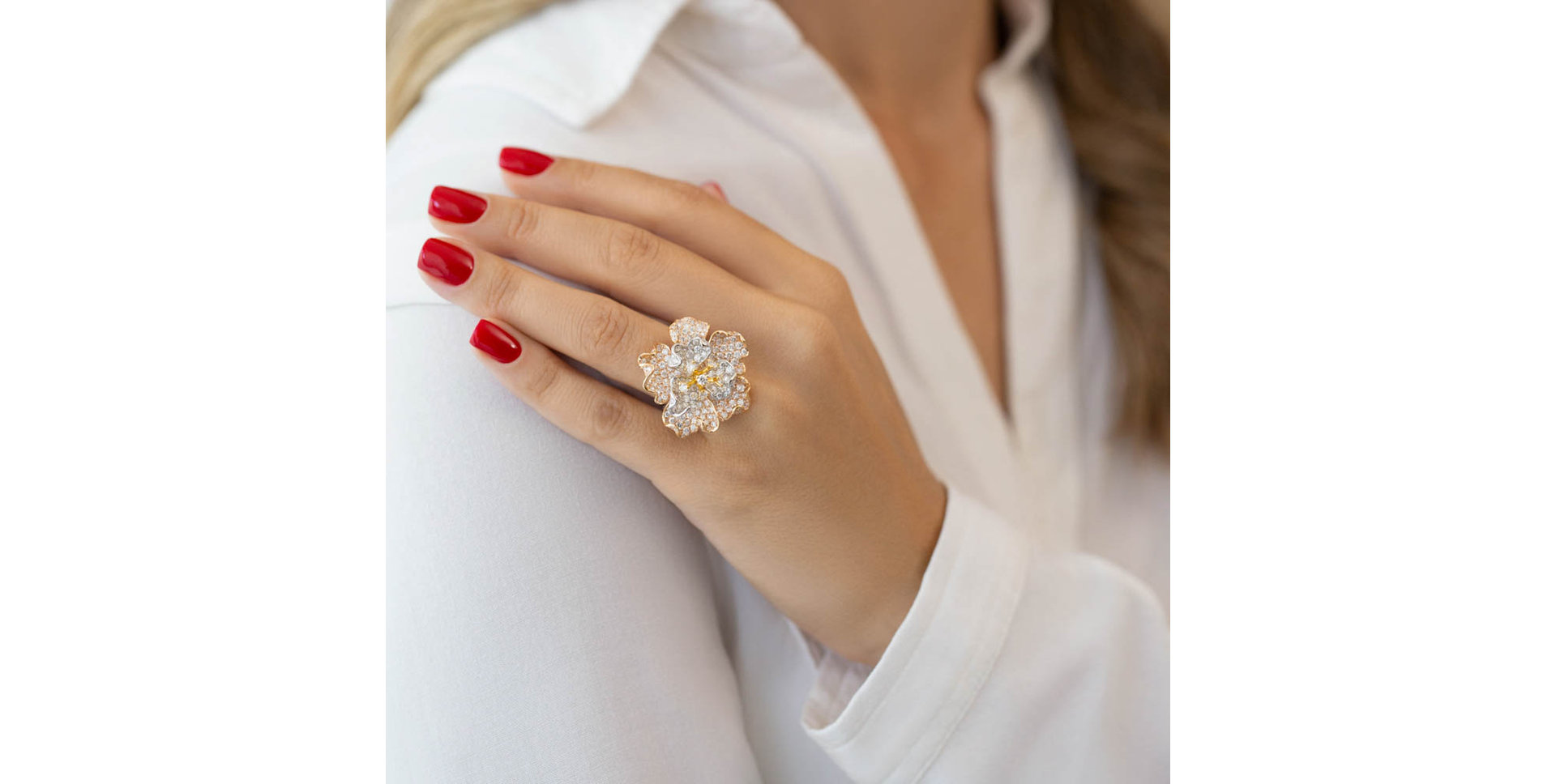 Prsten s diamanty Queen of Camellia