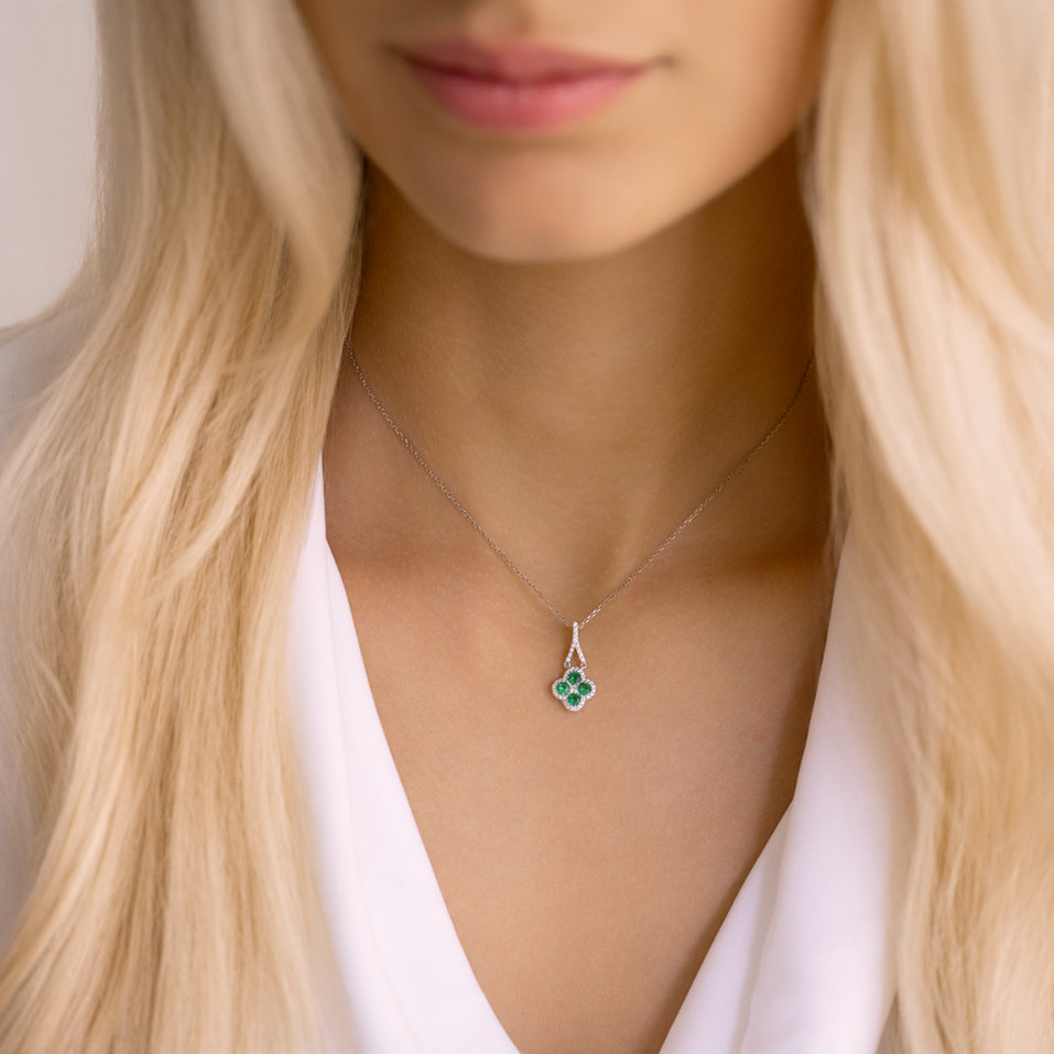 Náhrdelník s diamanty a smaragdy The Clover Blossom