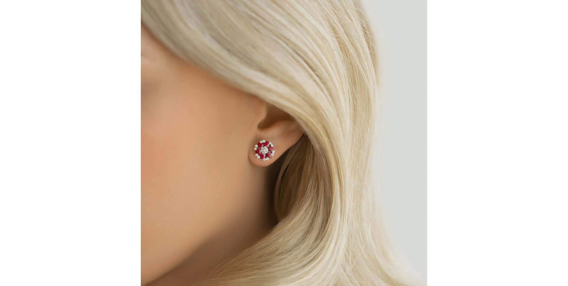 Náušnice s diamanty a smaragdy The Ruby Garden