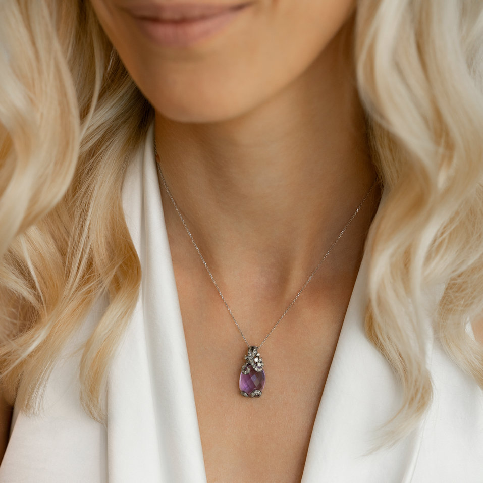 Přívěs s hnědými diamanty a ametystem Mythic Desire