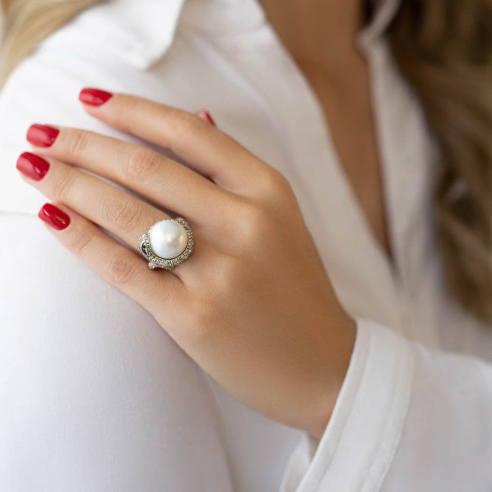 Prsten s hnědými a žlutými diamanty, perlou a granáty Sea Snake