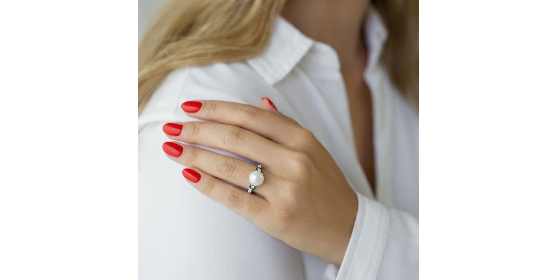 Prsten s černými a bílými diamanty a perlou Underwater Discovery