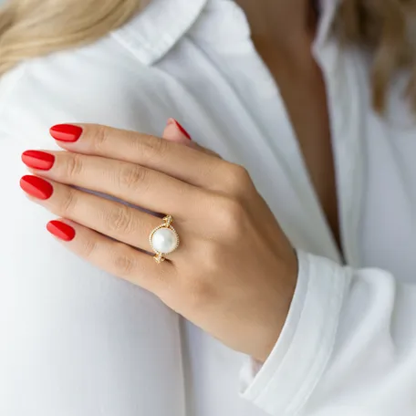 Prsten s perlou a diamanty Madame Tusaud