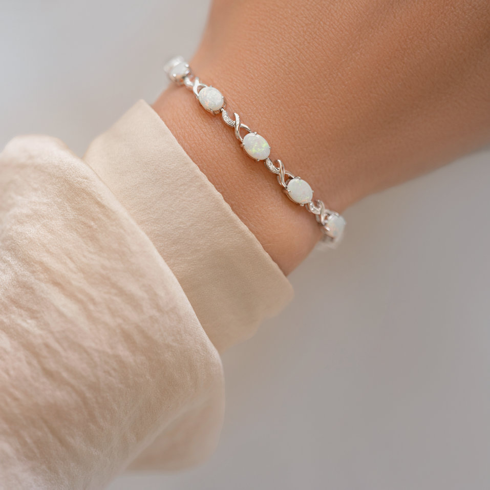 Náramek s diamanty a opály Timeless Elegance